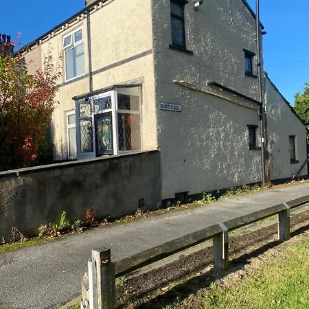 Inviting 1-bed House In Bradford Bradford (West Yorkshire)
