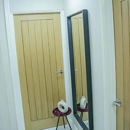Inviting 1-bed House In Bradford Holiday home *