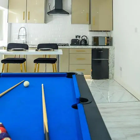 Inviting 1-bed House In Bradford *
