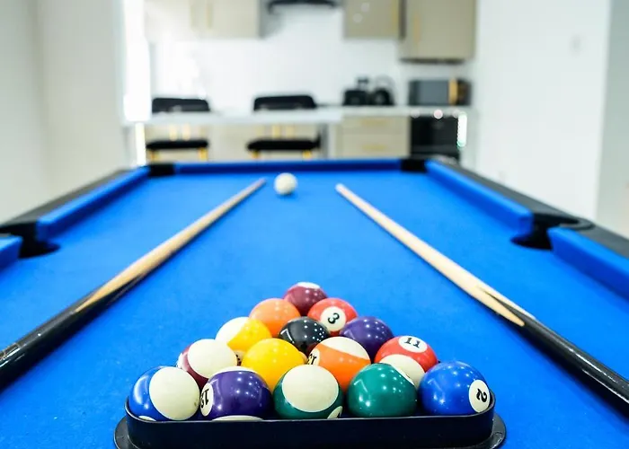 1 Bed House - Sleeps 2 - Parking - Wifi Holiday home Bradford (West Yorkshire)