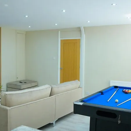 1 Bed House - Sleeps 2 - Parking - Wifi 布雷得佛