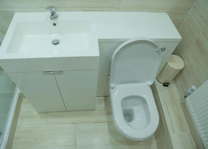 1 Bed House - Sleeps 2 - Parking - Wifi * 布雷得佛