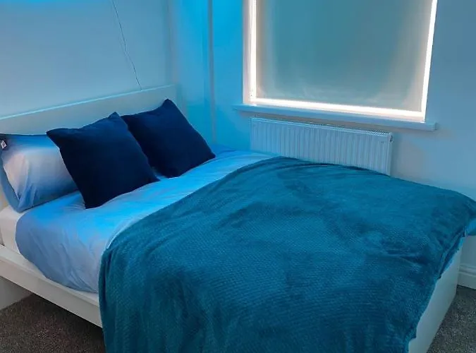 1 Bed House - Sleeps 2 - Parking - Wifi 度假居 布雷得佛